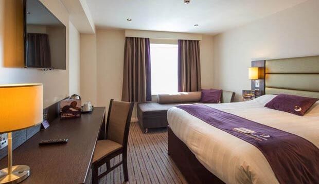 Premier Inn Leek Town Centre Buitenkant foto